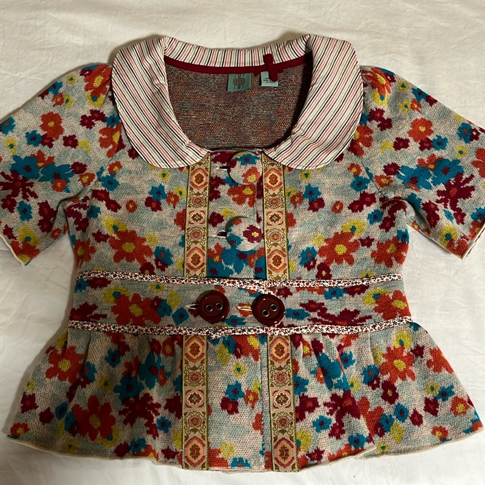 The CUTEST crop sweater top. HWR size XS